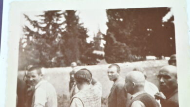 Καισαριανή:-Παρουσιάστηκαν-από-το-υπουργείο-Πολιτισμού-οι-φωτογραφίες-–-ντοκουμέντα-της-εκτέλεσης-των-200