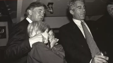 Έπσταϊν:-Στη-δημοσιότητα-νέα-έγγραφα-με-κατηγορίες-κατά-του-προέδρου-Τραμπ