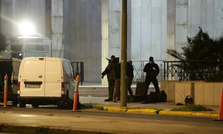 ΓΑΔΑ:-Σεσημασμένος-για-ναρκωτικά-ο-48χρονος-Σομαλός-που-συνελήφθη-με-χειροβομβίδες-–-Η-ανακοίνωση-της-ΕΛΑΣ