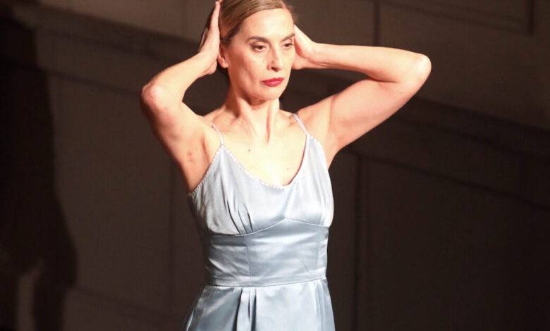 Βίκυ-Βολιώτη:-«Ήμουν-16-ετών-όταν-έχασα-τον-μπαμπά-μου,-πολύ-σκληρό»