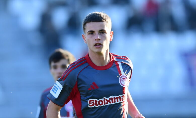 Ολυμπιακός:-Ο-Μουζακίτης-στο-στόχαστρο-της-Παρί-Σεν-Ζερμέν