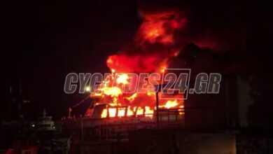 Σύρος:-Μεγάλη-φωτιά-στο-λιμάνι-τα-ξημερώματα-–-Κάηκαν-τρία-σκάφη