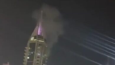 Ντουμπάι:-Νεκρός-οδηγός-από-θραύσματα-ιρανικών-πυραύλων-που-αναχαιτίστηκαν-–-Έπεσαν-πάνω-στο-αυτοκίνητό-του-και-σε-ουρανοξύστη