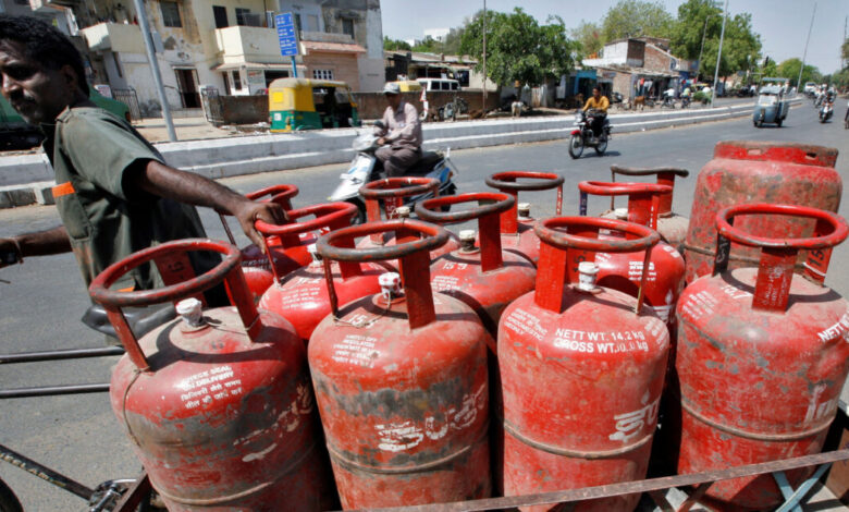 Η-Ινδία-αύξησε-τις-τιμές-του-υγραερίου-που-χρησιμοποιούν-οι-νοικοκυρές-για-μαγείρεμα