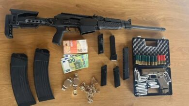 eξαρθρώθηκε-σπείρα-που-διέπραττε-απάτες-και-εκβιάσεις-στη-Λάρισα-–-Πάνω-από-1-εκατ.-ευρώ-τα-κέρδη-(φωτο/βίντεο)