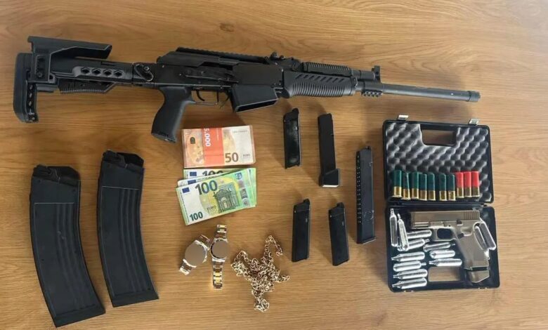 eξαρθρώθηκε-σπείρα-που-διέπραττε-απάτες-και-εκβιάσεις-στη-Λάρισα-–-Πάνω-από-1-εκατ.-ευρώ-τα-κέρδη-(φωτο/βίντεο)