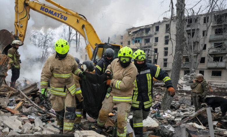 Ουκρανία:-Ρωσικός-πύραυλος-χτύπησε-πολυκατοικία-–-Επτά-νεκροί-στο-Χάρκοβο
