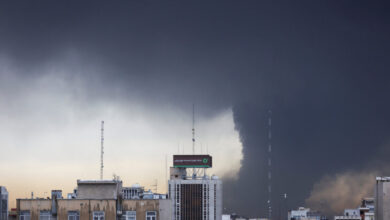 Ανελέητο-σφυροκόπημα-στην-Τεχεράνη-–-Το-Ιράν-χτύπησε-ουρανοξύστη-στο-Κουβέιτ-–-Επιθέσεις-στο-Μπαχρέιν