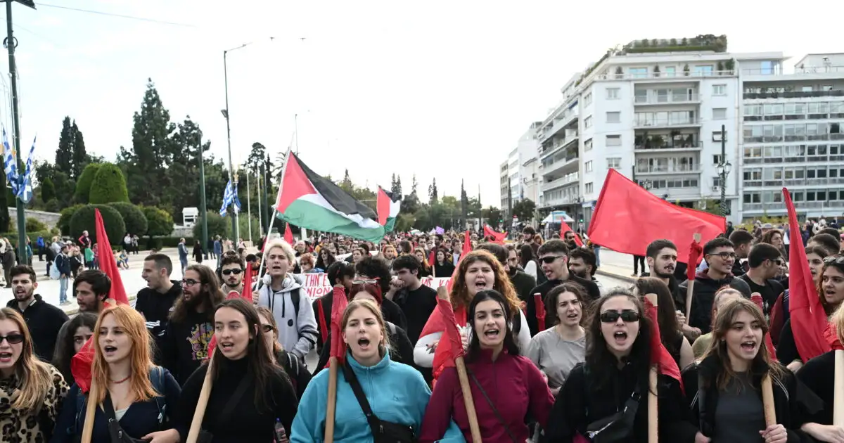 Ημέρα-της-Γυναίκας-2026:-Ο-αιματοβαμμένος-αγώνας-των-γυναικών-για-ίσα-δικαιώματα-–-Τι-γιορτάζουμε-σήμερα