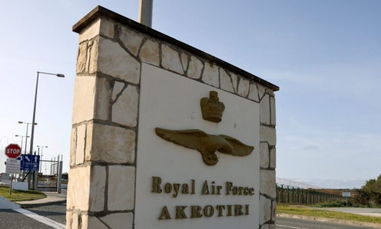 Κύπρος:-«Οι-Βρετανοί-ενημέρωσαν-για-τα-drones-τη-βάση-και-όχι-τους-κατοίκους-στο-Ακρωτήρι»,-καταγγέλλει-βουλευτής-του-ΔΗΚΟ