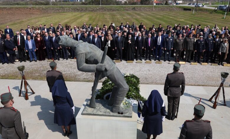 Η-Περιφέρεια-Θεσσαλίας-τίμησε -τους-Ήρωες -του-Υψώματος-731
