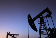 Σε-ιστορικό-ράλι-το-πετρέλαιο:-Πάνω-από-118-δολάρια-το-βαρέλι-–-«Μικρό-το-τίμημα»-απαντά-ο-Τραμπ