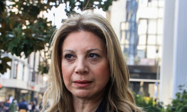 Δημοσκόπηση-alco:-Στις-14,3-μονάδες-η-διαφορά-ΝΔ-και-ΠΑΣΟΚ-–-Πέφτει-η-δημοτικότητα-της-Καρυστιανού