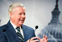 Ένα-τόνο-λεφτά-θα-μπορούσαν-να-βγάλουν-οι-ΗΠΑ-από-τον-πόλεμο-στο-Ιράν,-λέει-Αμερικανός-γερουσιαστής