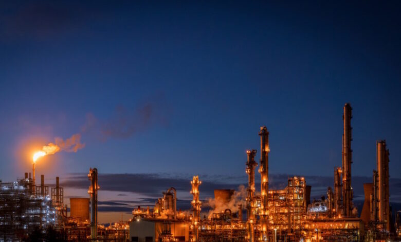 Άλμα-στις-τιμές-πετρελαίου:-Πάνω-από-τα-100-δολάρια/βαρέλι-μετά-από-4-χρόνια