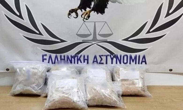 Κομοτηνή:-Βρέθηκαν-11-κιλά-ισχυρού-συνθετικού-ναρκωτικού-στο-πορτμπαγκάζ-αυτοκινήτου-άνδρα-που-διέμενε-παράνομα-στη-χώρα