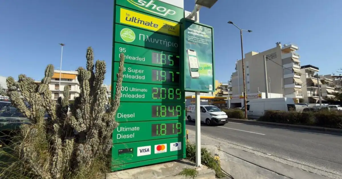 Τιμές-καυσίμων:-Σχεδόν-ίδια-τιμή-για-βενζίνη-και-πετρέλαιο-–-«Μέσα-σε-5-μέρες-ανέβηκε-πάνω-από-20-λεπτά»