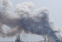 Τα-ΗΑΕ-κλείνουν-το-μεγαλύτερο-διυλιστήριο-πετρελαίου-στο-Άμπου-Ντάμπι-μετά-από-επίθεση-ιρανικού-drone-–-Παράγει-922.000-βαρέλια-την-ημέρα