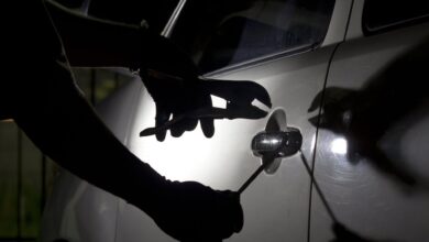 Βόλος:-Έκλεψε-τσαντάκι-με-κάρτες,-έκανε-αγορές-και-συνελήφθη-με-σουγιά