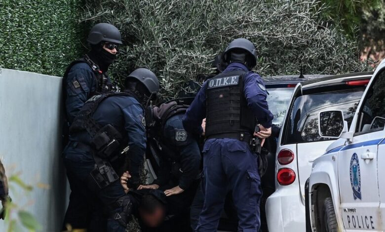 Επιχείρηση-σκούπα-της-ΕΛΑΣ-σε-Θεσσαλονίκη-και-Χαλκιδική:-Συνελήφθη-ένας-Τούρκος-που-εκκρεμούσε-ένταλμα-για-απάτη