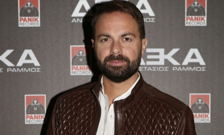 Ο-Ηλίας-Βρεττός-παρουσιάζει-το-δεύτερο-μέρος-του-δίσκου-«Τα-ερωτικά»