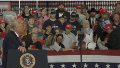 Λιποθυμία-στο-κοινό-τη-στιγμή-της-ομιλίας-του-Τραμπ-στο-Κεντάκι-για-τον-πόλεμο-κατά-του-Ιράν