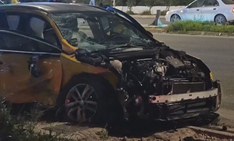 Τροχαίο-στη-λεωφόρο-Βάρης-–-Κορωπίου-με-μία-οδηγό-ταξί-βαριά-τραυματισμένη