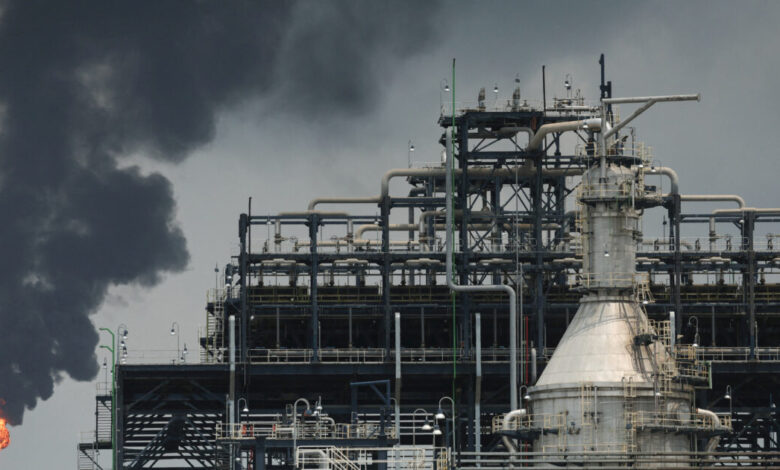 Νέο-άλμα-στα-100-δολάρια-σημειώνει-το-πετρέλαιο-μετά-τα-χτυπήματα-σε-δεξαμενόπλοια-στoν-Περσικό-Κόλπο