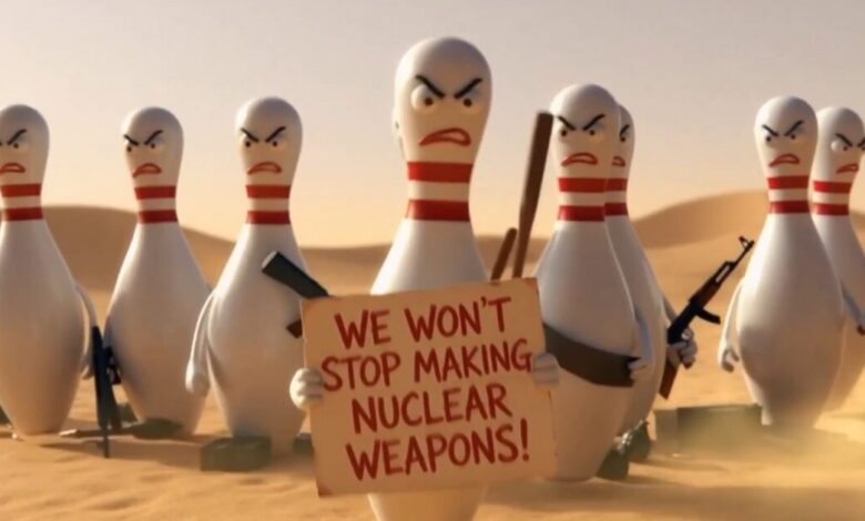 Οι-ΗΠΑ-κάνουν-«strike»-στο-Ιράν:-Το-βίντεο-που-ανέβασε-ο-Λευκός-Οίκος-δείχνει-τους-Ιρανούς-σαν-κορίνες-του-bowling