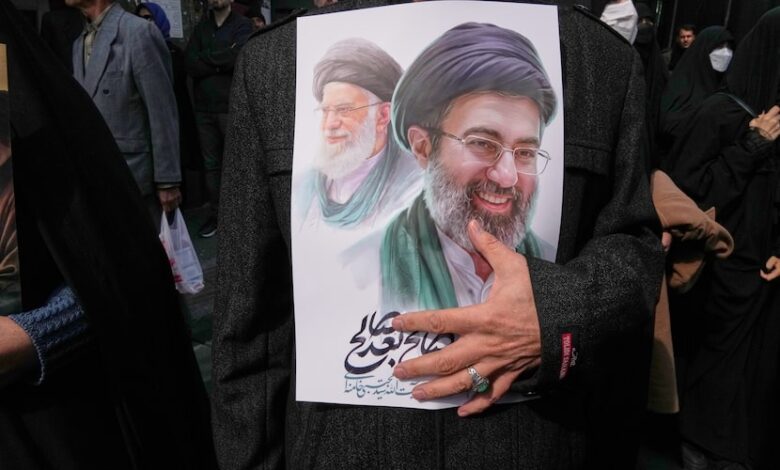 Ιράν:-Εκδίκηση-και-επανόρθωση-υπόσχονται-οι-πρώτες-δηλώσεις-του-Σαγιέντ-Μοτζτάμπα-Χαμενεΐ