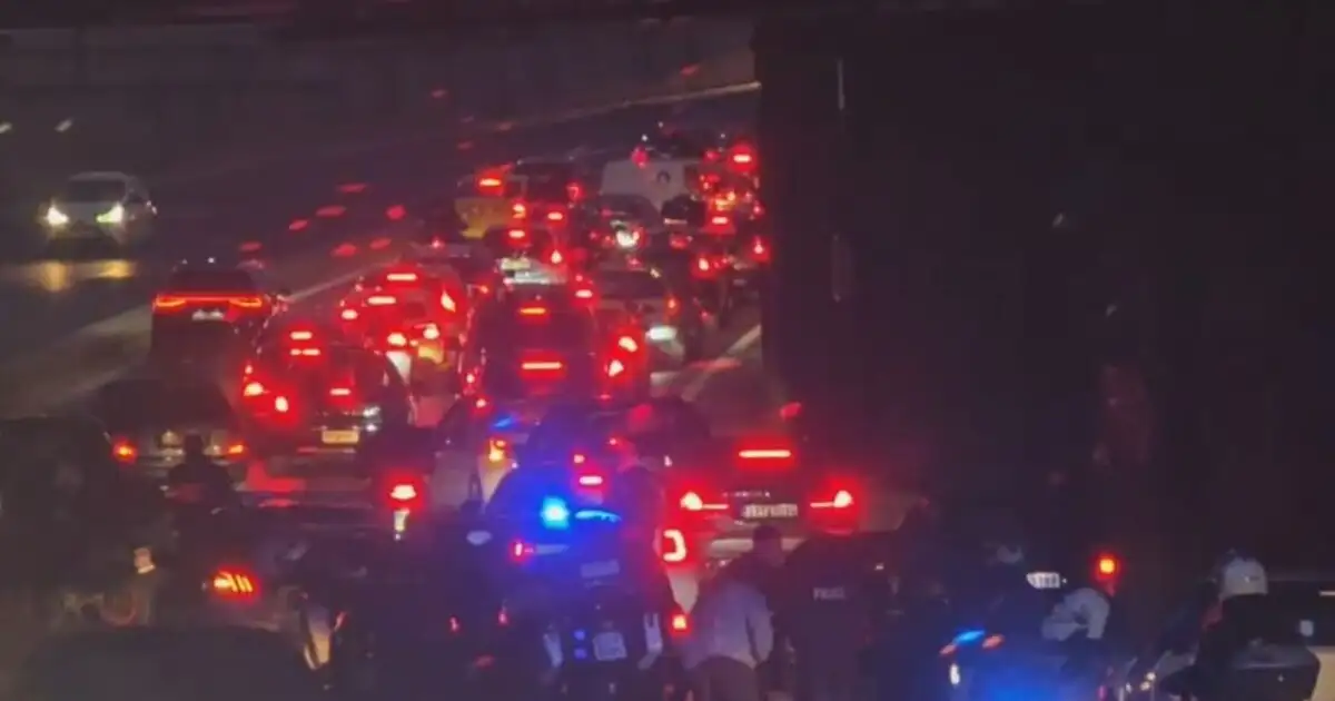 Χάος-στην-Κηφισίας-λόγω-τροχαίων-ατυχημάτων:-Στο-ένα-ενεπλάκη-και-μηχανή-της-ΕΛΑΣ-–-Ένας-τραυματίας