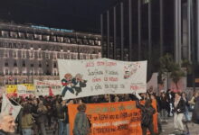 Συγκέντρωση-διαμαρτυρίας-στο-Σύνταγμα-–-Εκατοντάδες-διαδηλώνουν-εναντίον-του-πολέμου-στη-Μέση-Ανατολή