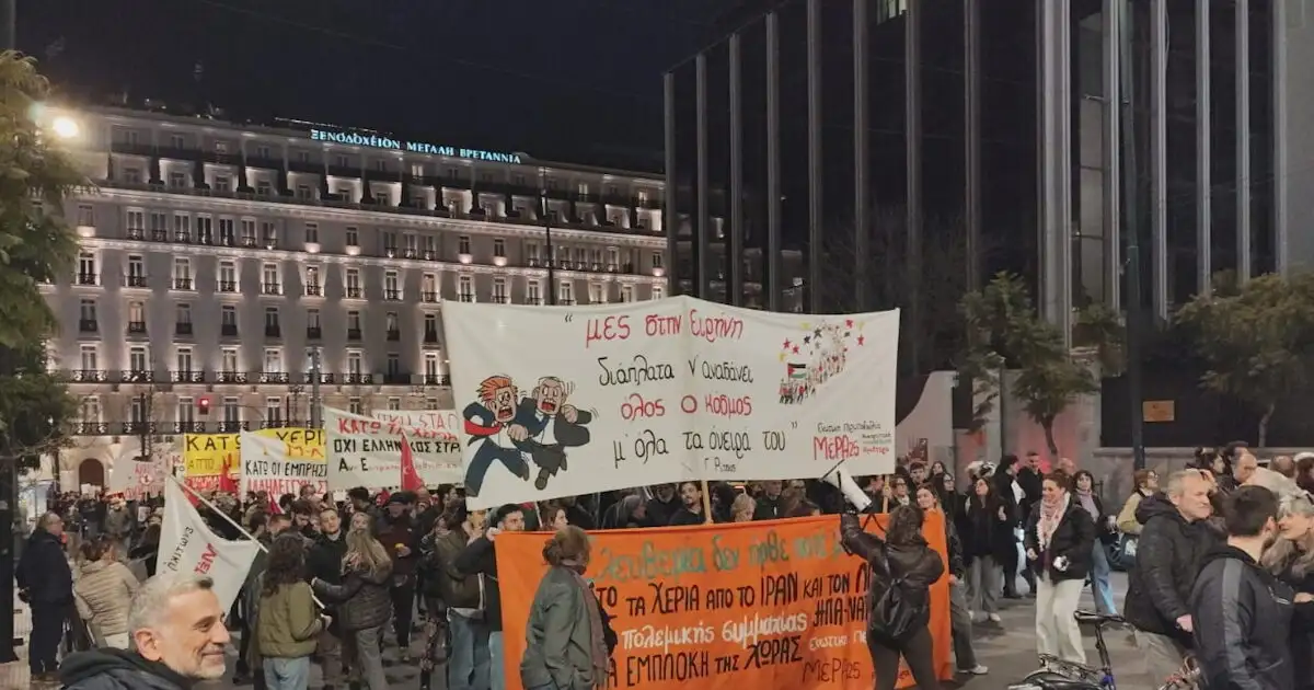 Συγκέντρωση-διαμαρτυρίας-στο-Σύνταγμα-–-Εκατοντάδες-διαδηλώνουν-εναντίον-του-πολέμου-στη-Μέση-Ανατολή