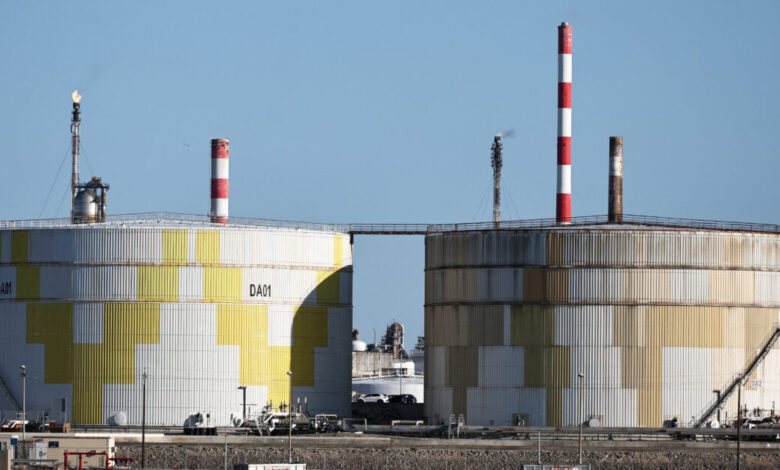 Πάνω-από-τα-100-δολάρια-το-πετρέλαιο,-«ξυπνάει»-κρίση-χειρότερη-του-2022,-όταν-άρχισε-ο-πόλεμος-στην-Ουκρανία