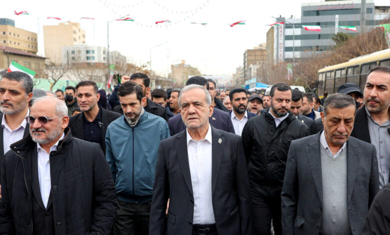 Ο-Πεζεσκιάν-βγήκε-στους-δρόμους-της-Τεχεράνης-κατά-τη-διάρκεια-της-διαδήλωσης-–-Δείτε-βίντεο