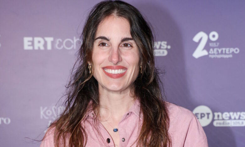 Η-Παυλίνα-Βουλγαράκη-δημοσίευσε-βίντεο-που-τραγουδάει-στην-7-μηνών-κόρη-της