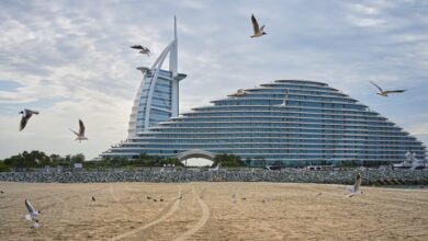 Έρημο-το-Ντουμπάι: Οι-ημέρες-χλιδής-και-πολυτέλειας-στο-εμιράτο-για-κροίσους-και-διάσημους influencers-μοιάζουν-με-μακρινό-παρελθόν