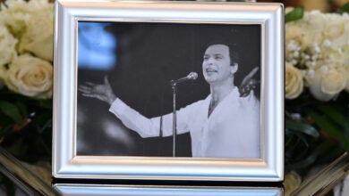 Γιώργος-Μαρίνος:-Το-στεφάνι-από-την-«Κατερίνα-του»-που-«ράγισε»-καρδιές-στην-κηδεία-του