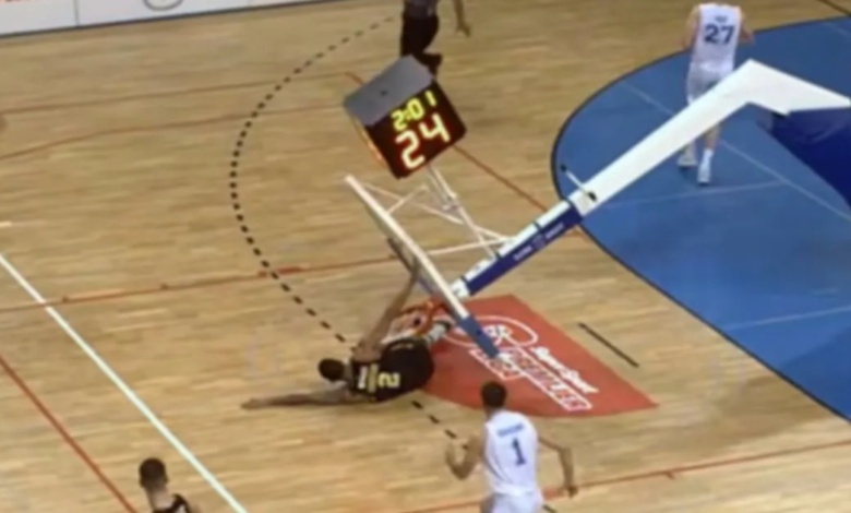 Τρομερό-περιστατικό-στην-Κροατία:-Παίκτης-κάρφωσε,-γκρέμισε-την-μπασκέτα-και-εγκλωβίστηκε-κάτω-από-αυτήν