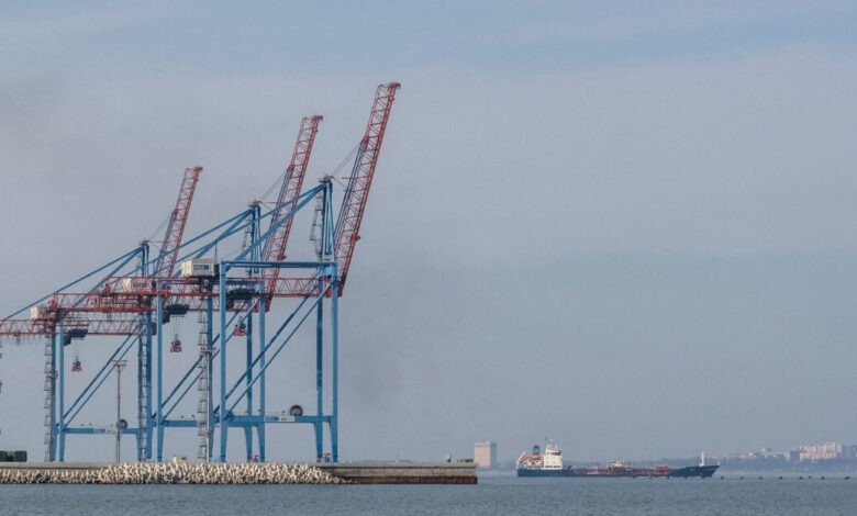 Ελληνόκτητο-πλοίο-με-10-Έλληνες-ναυτικούς-χτυπήθηκε-στη-Μαύρη-Θάλασσα