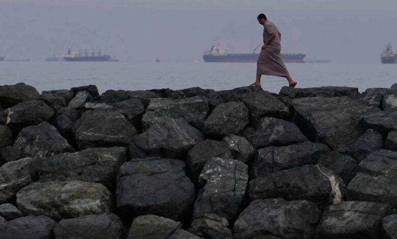 Οι-Αμερικανοί-βομβάρδισαν-βάσεις-στη-νήσο-Χαργκ-Η-Τεχεράνη-έτοιμη-να-μετατρέψει-σε-«σωρό-από-στάχτες»-ενεργειακές-εγκαταστάσεις-[live]