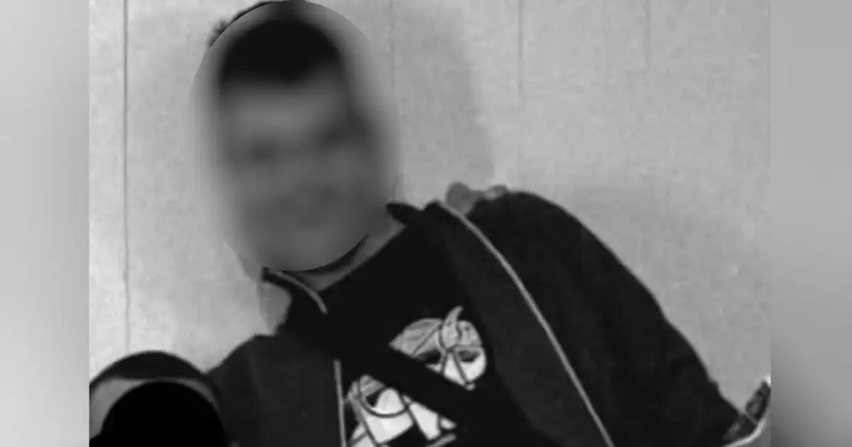 Καλαμαριά:-Ακατάσχετη-αιμορραγία-από-μαχαιριά-στην-καρδιά,-«έδειξε»-η-ιατροδικαστική-για-τον-20χρονο-που-δολοφονήθηκε