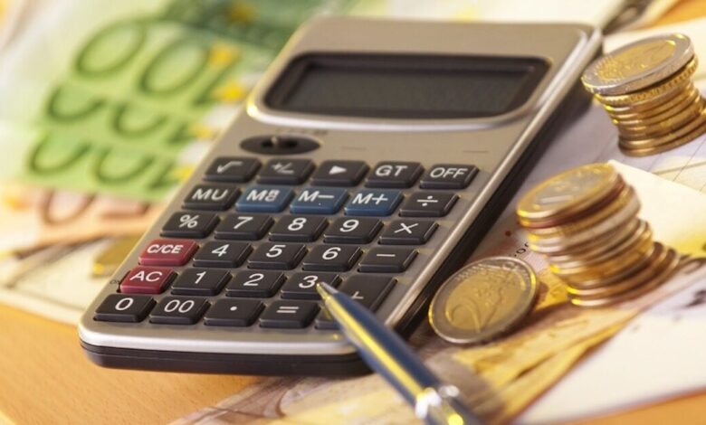 ΑΑΔΕ:-Πάνω-από-75-δισ-ευρώ-σε-έσοδα-θα-εισπραχθούν-το-2026-–-Σχεδόν-30-δισ.-ευρώ-ο-ΦΠΑ