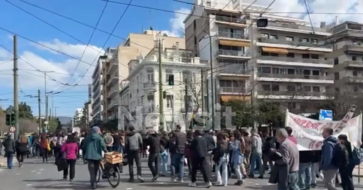 Πορεία-αλληλεγγύης-για-τα-προσφυγικά-στο-κέντρο-της-Αθήνας:-Κλειστή-η-Λεωφόρος-Αλεξάνδρας