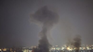 Στις-φλόγες-διυλιστήριο-στο-Ερμπίλ-του-Ιράκ-–-drones-χτύπησαν-το-διεθνές-αεροδρόμιο-του-Κουβέιτ-–-Νέο-κάλεσμα-Τραμπ-στους-συμμάχους-να-στείλουν-πλοία-στα-Στενά-του-Ορμούζ