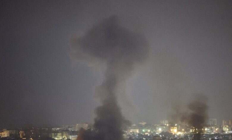 Στις-φλόγες-διυλιστήριο-στο-Ερμπίλ-του-Ιράκ-–-drones-χτύπησαν-το-διεθνές-αεροδρόμιο-του-Κουβέιτ-–-Νέο-κάλεσμα-Τραμπ-στους-συμμάχους-να-στείλουν-πλοία-στα-Στενά-του-Ορμούζ