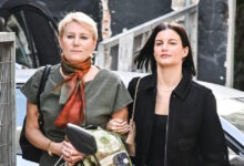 Αλίκη-Καραμανλή:-«Οι-γονείς-μου-με-στηρίζουν,-όταν-τους-εντοπίζω-ανάμεσα-στους-θεατές,-ενθουσιάζομαι»