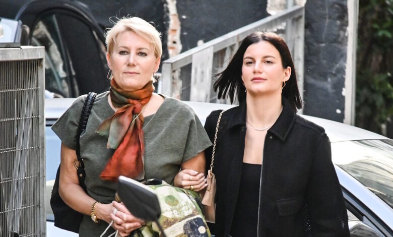 Αλίκη-Καραμανλή:-«Οι-γονείς-μου-με-στηρίζουν,-όταν-τους-εντοπίζω-ανάμεσα-στους-θεατές,-ενθουσιάζομαι»