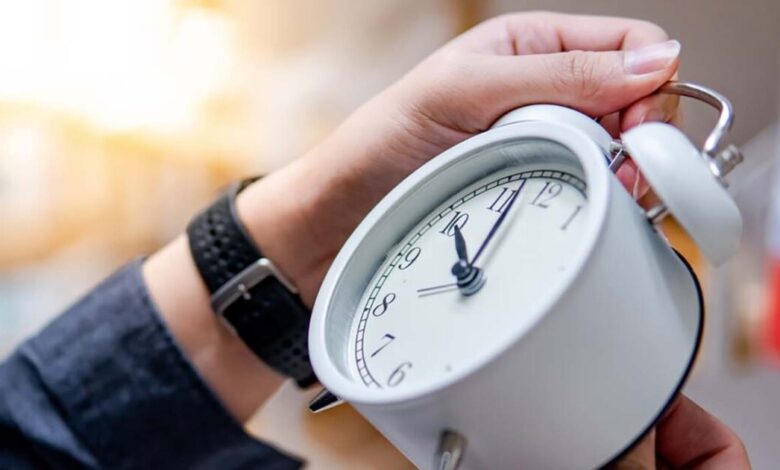 Αλλαγή-ώρας-2026:-Ποια-Κυριακή-του-Μαρτίου-πάμε-τα-ρολόγια-μας-μία-ώρα-μπροστά