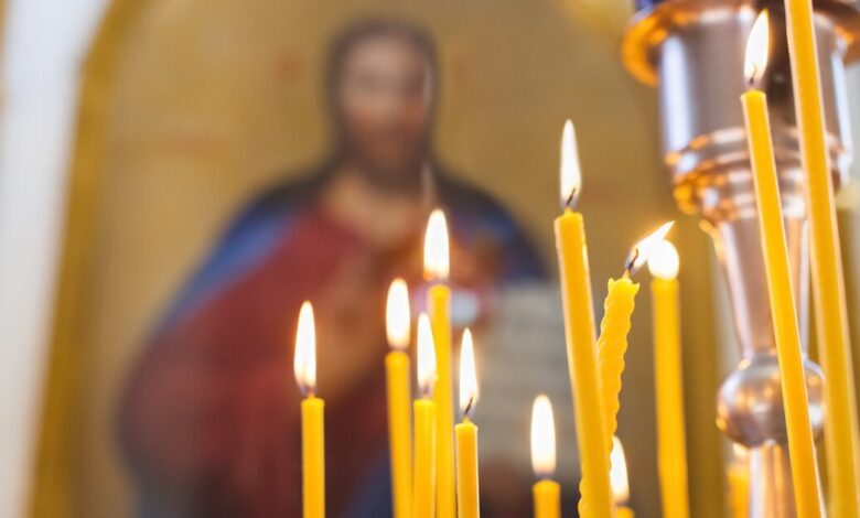 Κυριακή-της-Σταυροπροσκυνήσεως:-Τι-γιορτάζουμε-στη-μέση-της-Σαρακοστής